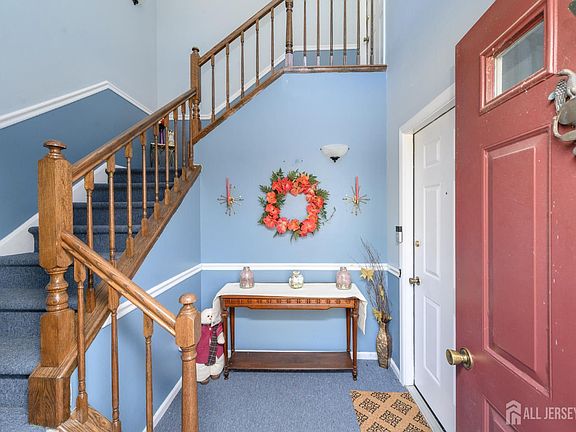 3rd image of 571 Westport Ln #B