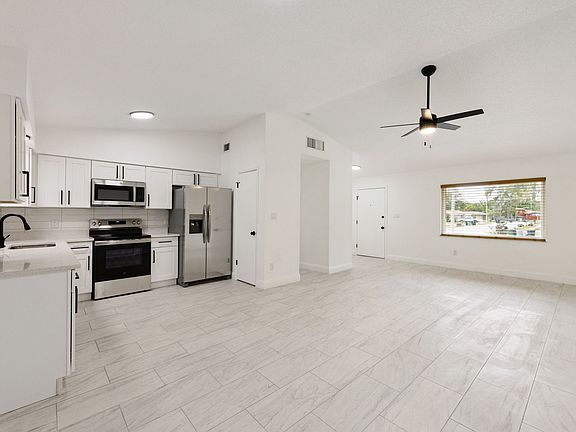 4th image of 6128 Rhythm Cir