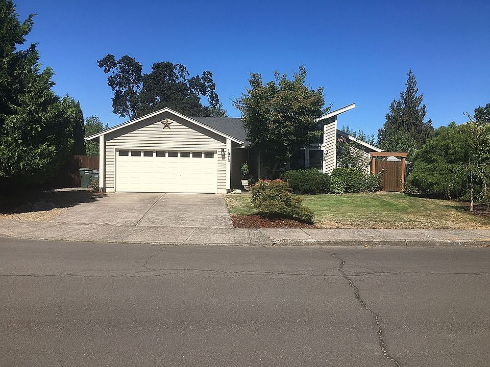 2nd image of 1073 Bundy Ct N