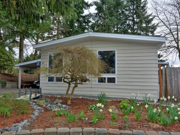 12811 NE Hollyhills Dr, Bothell, WA 98011