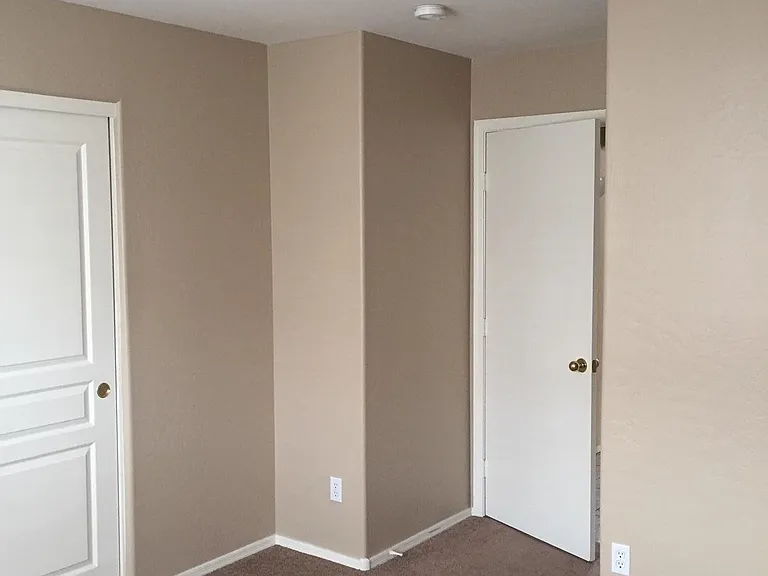 3907 S Soho Ln — Photo 5