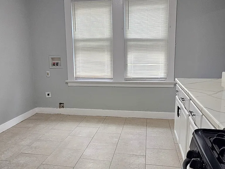 379 Norton St #B — Photo 10