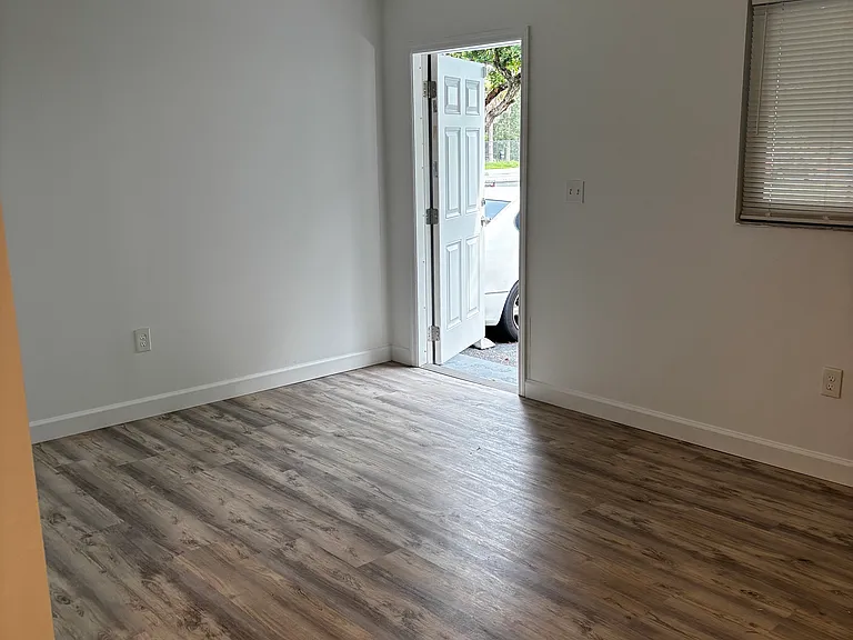 6140 SW 37th St #1 — Photo 3