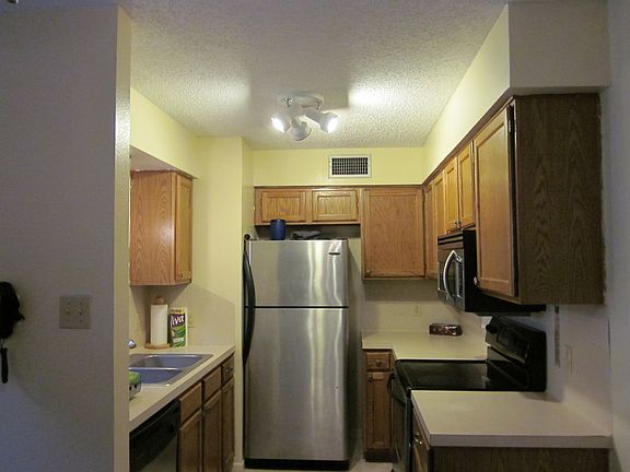 5th image of 7252 Mansions Dr APT R2