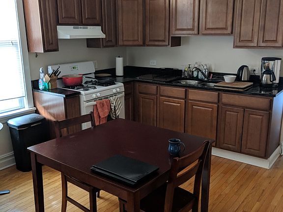 5th image of 3313 N Hamlin Ave #2