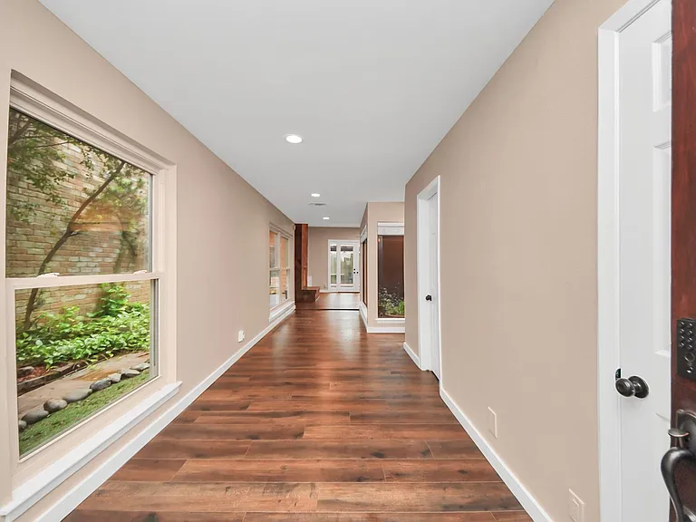 10843 Pepper Ln — Photo 2