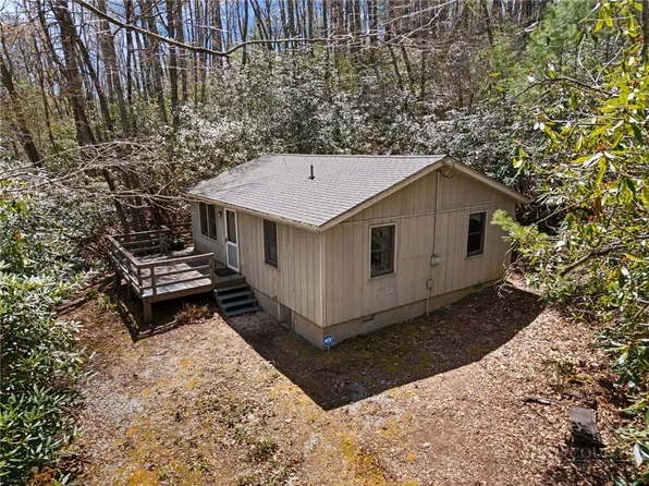 8977 Rose Hollow Avenue, Newland, NC 28657