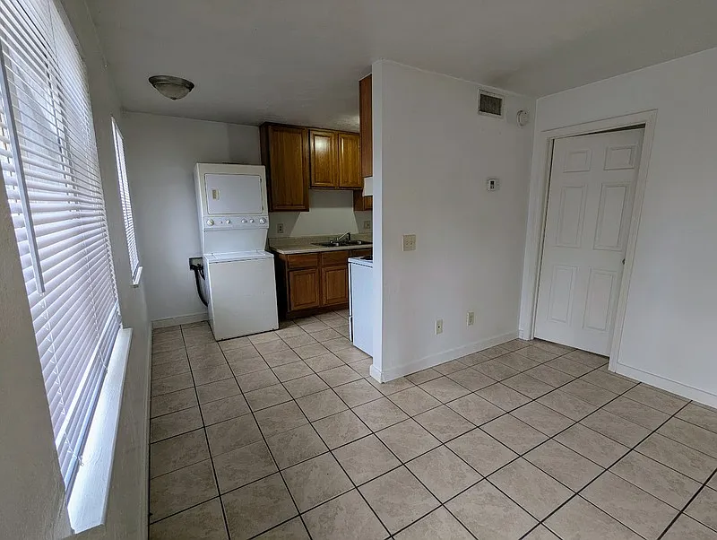 Building Photo - 215 Lovelace Dr #11