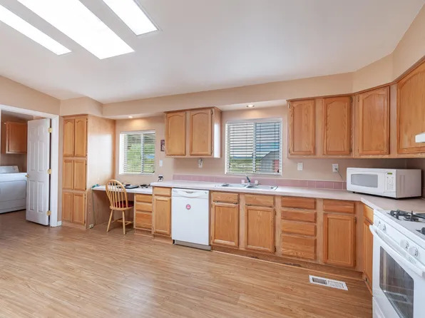 174 Gompers Cir, Morristown, AZ 85342