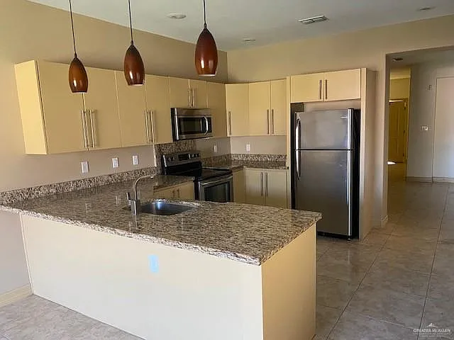 3920 W Daffodil Ave — Photo 9