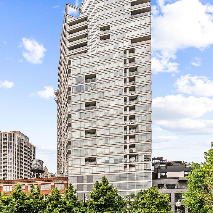1st image of 510 W Erie St #1005