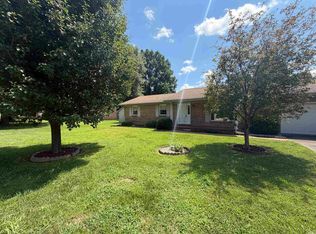 9101 Shoreline Dr, Wadesville, IN 47638