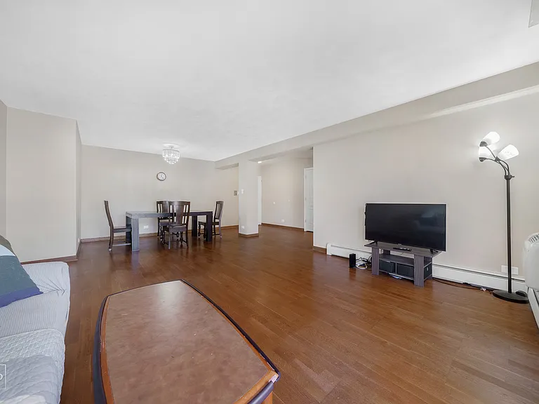 1111 Church St #404 — Photo 3