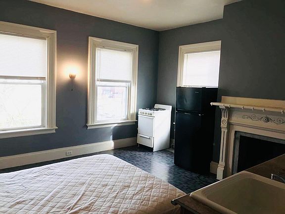 4th image of 90 Clay St #6