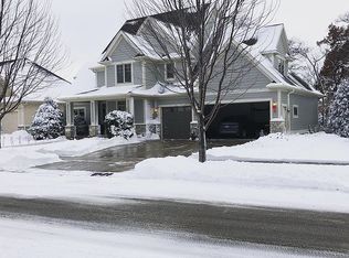 957 Fox Knoll Dr SW, Rochester, MN 55902