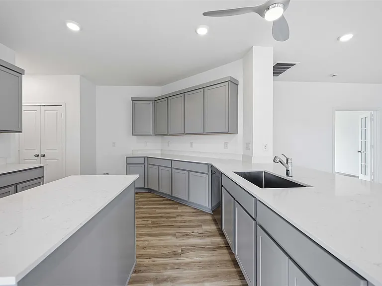 4907 Gentle Creek Ct — Photo 15