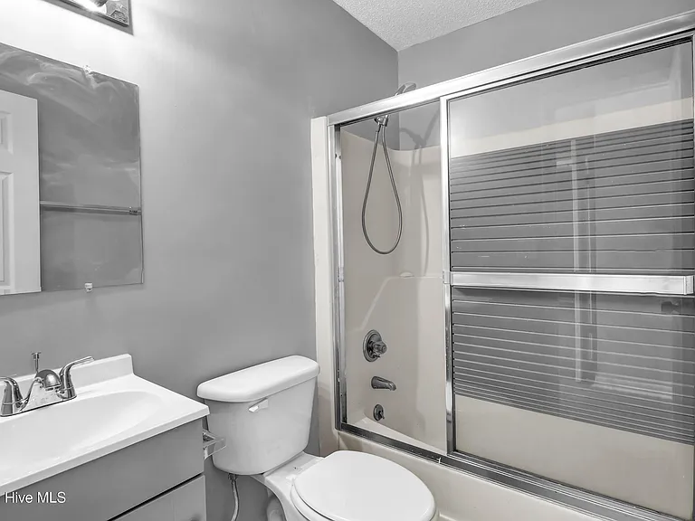 139 Charter Dr — Photo 15