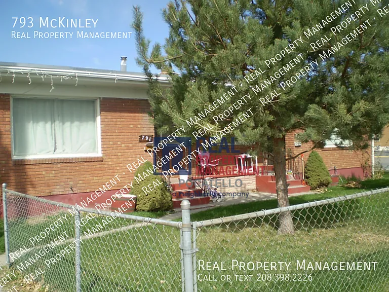 793 McKinley Ave — Photo 14