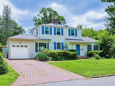140 Princeton Street, Roslyn Heights, NY, 11577