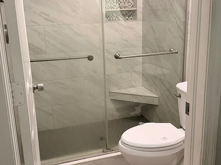 4208 Northampton Dr — Photo 28