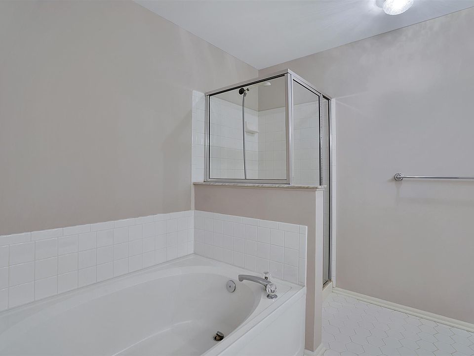 2nd image of 61 Hancock Dr #3705