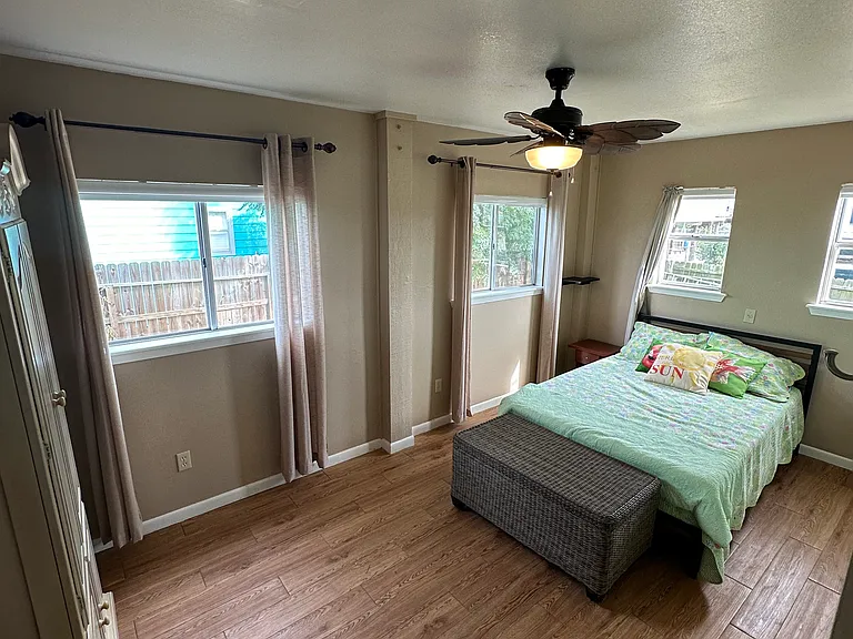 133 Riverdale Dr #1 — Photo 3