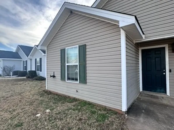 404 Grand Ave, Bonaire, GA 31005