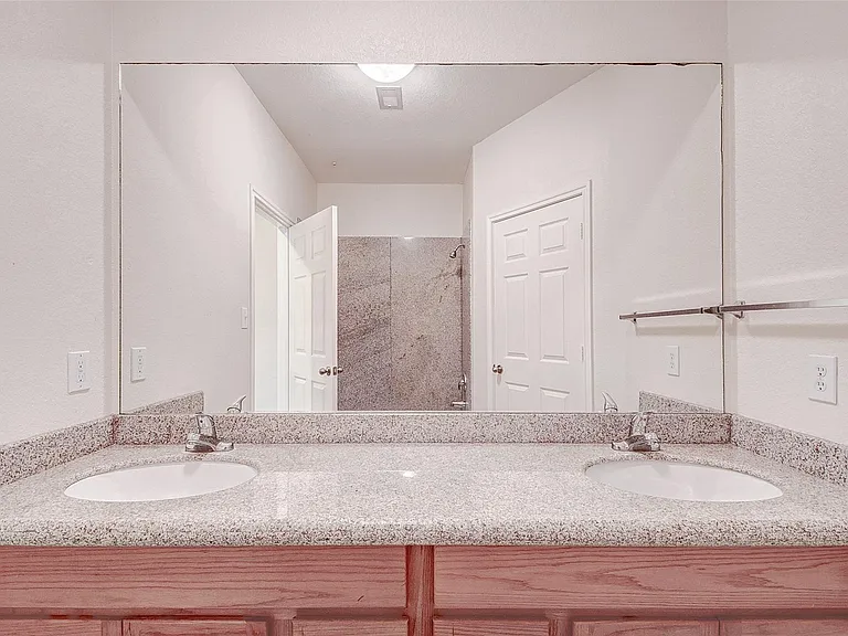9400 Bellaire Blvd #202 — Photo 23