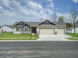 706 Sutton Dr, Watertown, WI 53094