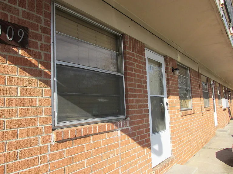 3009 S Quincy St #1-8 — Photo 5