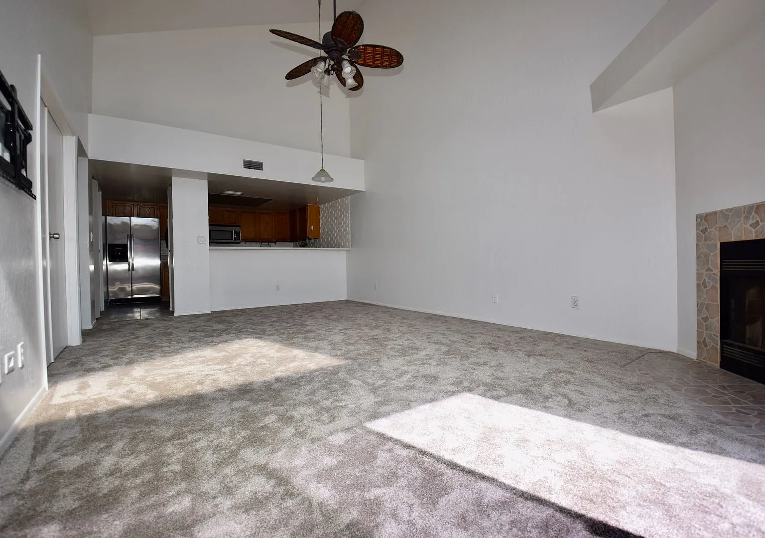 Spacious Chandler Condo — Photo 2