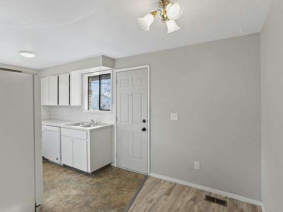3rd image of 228 E Crown Ave #1