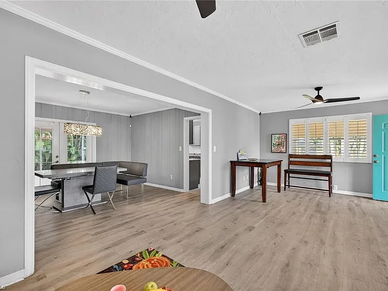 1420 Maravilla Ave — Photo 14