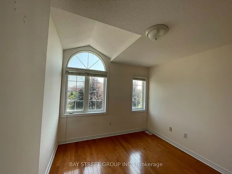 118 Gable Ave — Photo 18