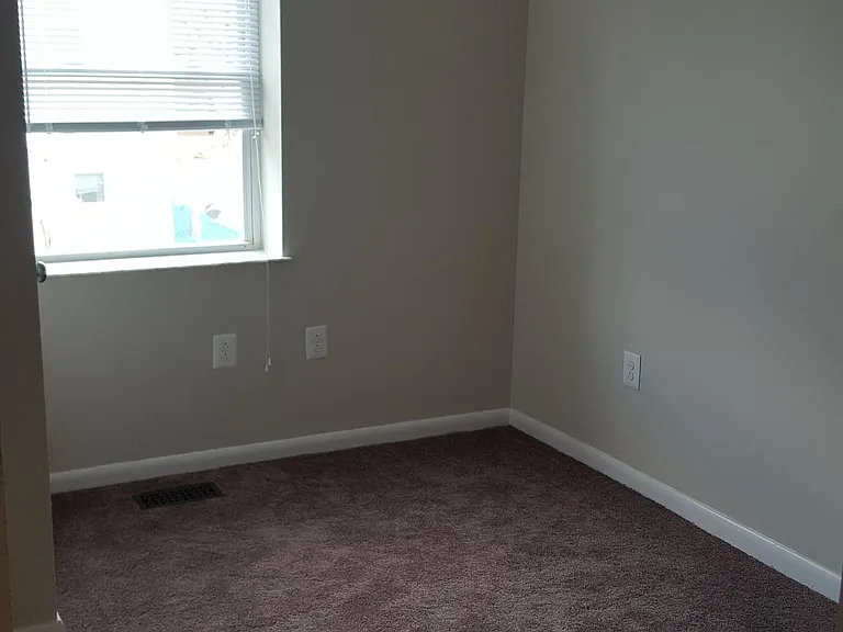 3415 Mount Vernon St — Photo 16