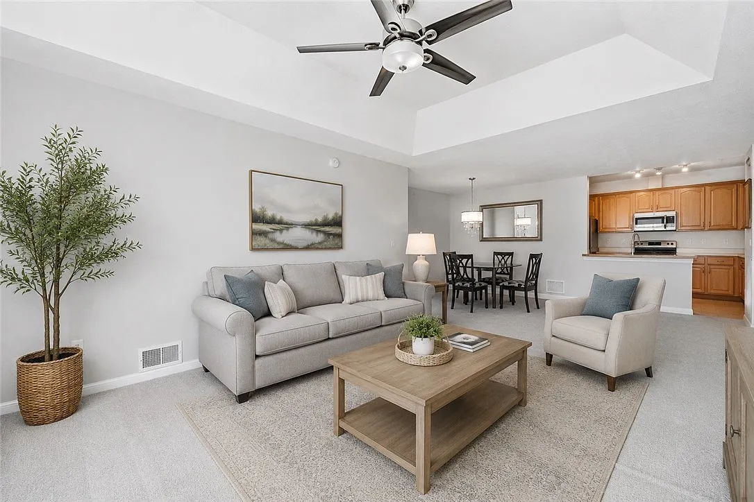 1 bed, 827 sqft, $1,650 — Photo 4