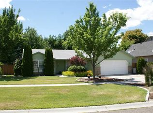 1933 E Laurelwood Dr, Eagle, ID 83616