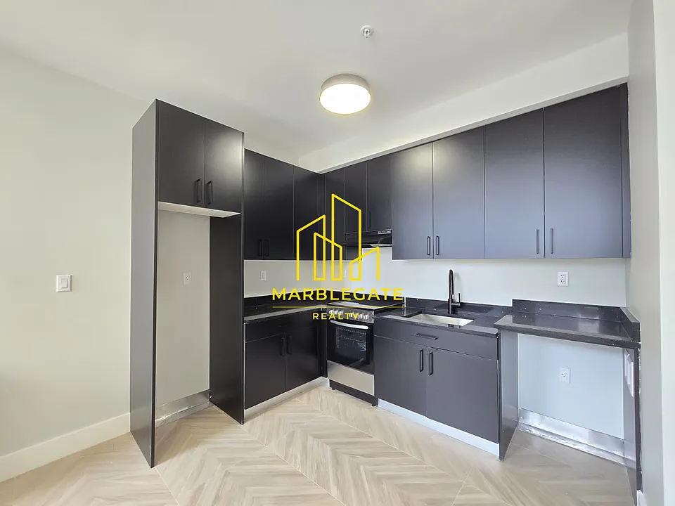 605-606 Broad St #4044