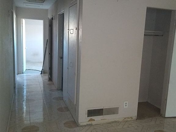 5th image of 215 E McCune St