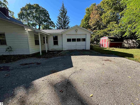 2nd image of 8084 Brooks St