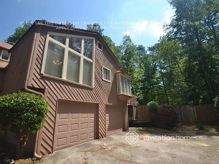 2648 Spencers Trce NE — Photo 2