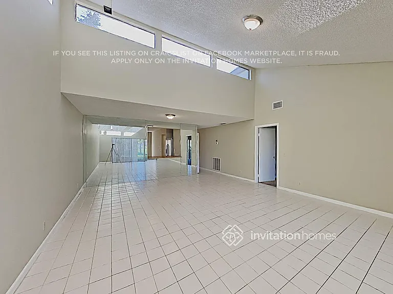 381 Wildwood Ln E — Photo 3