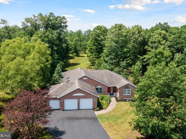 2761 Saint Anthony Way, Gilbertsville, PA 19525