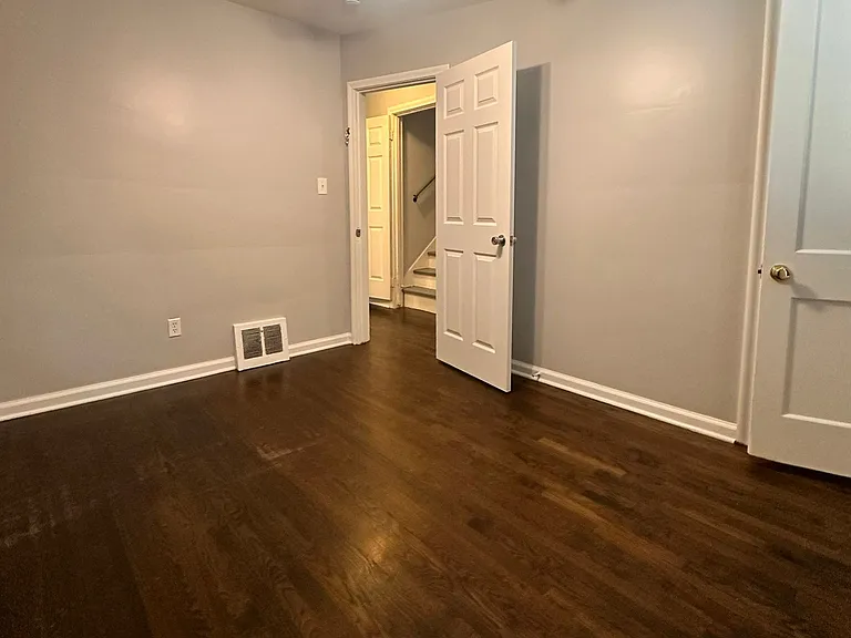 505 Gardendale St — Photo 10