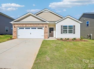 136 Ridgehaven Dr, Waynesville, NC 28786