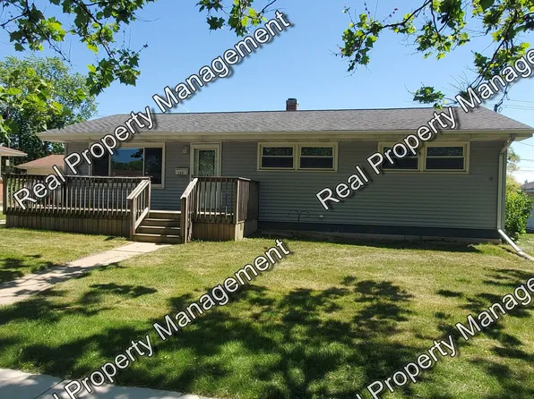 125 Crestview Ln, Crown Point, IN 46307