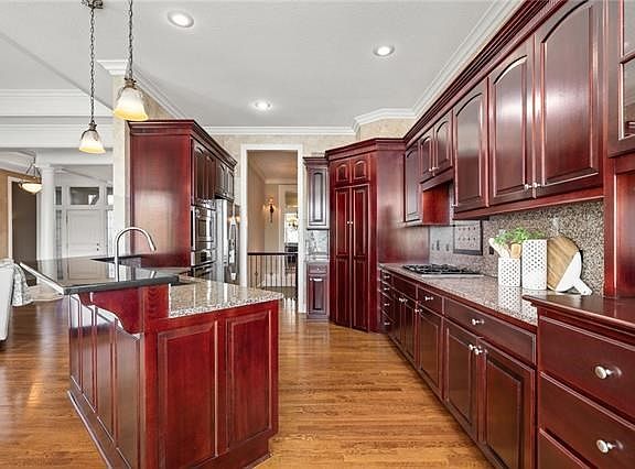5th image of 14773 Beverly St