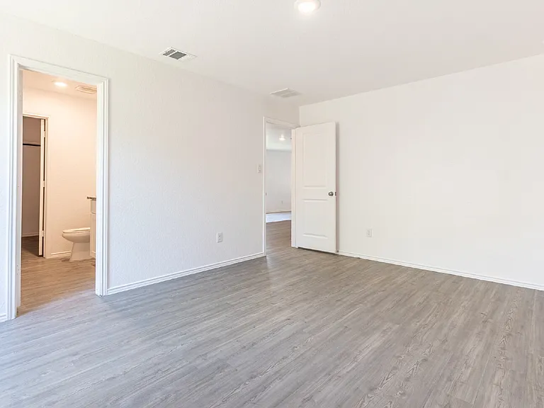 2807 Ruby Xing — Photo 21