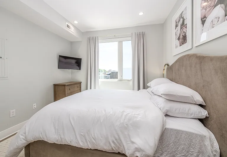 1405 Frankford Ave #402 — Photo 12