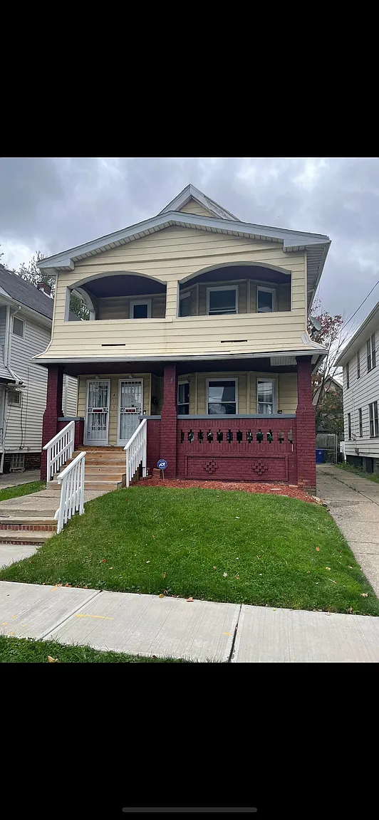 413 E 147th St photo 1